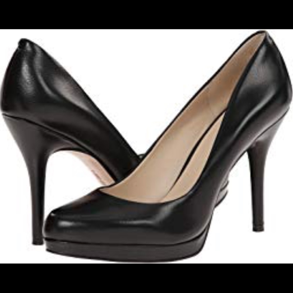 Black Leather Nine West Pumps